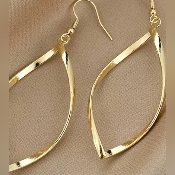 18K Gold Plated Twisted Dangle Earrings - Picture 2 of 3